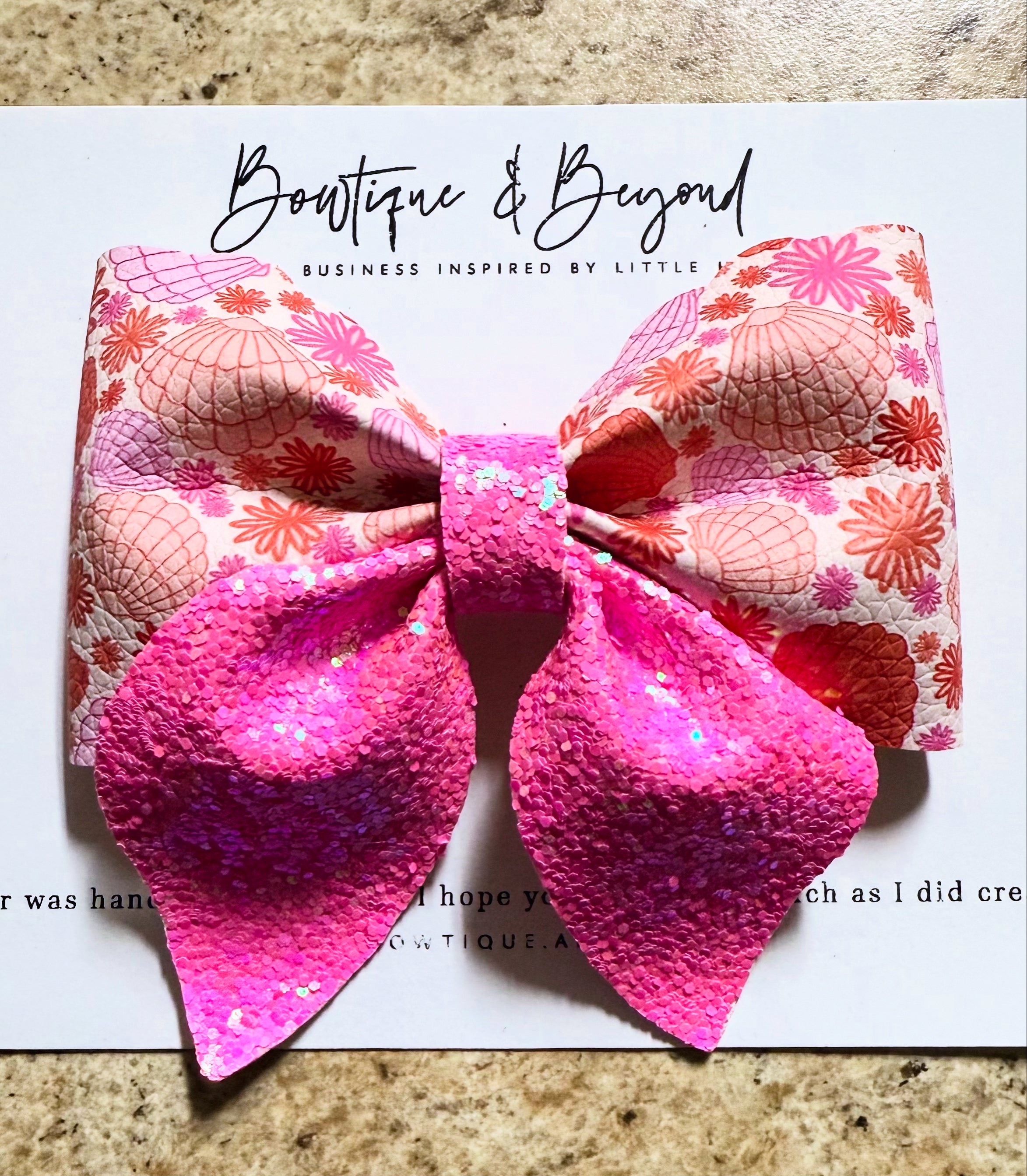 That 70's Shell Bow Clip