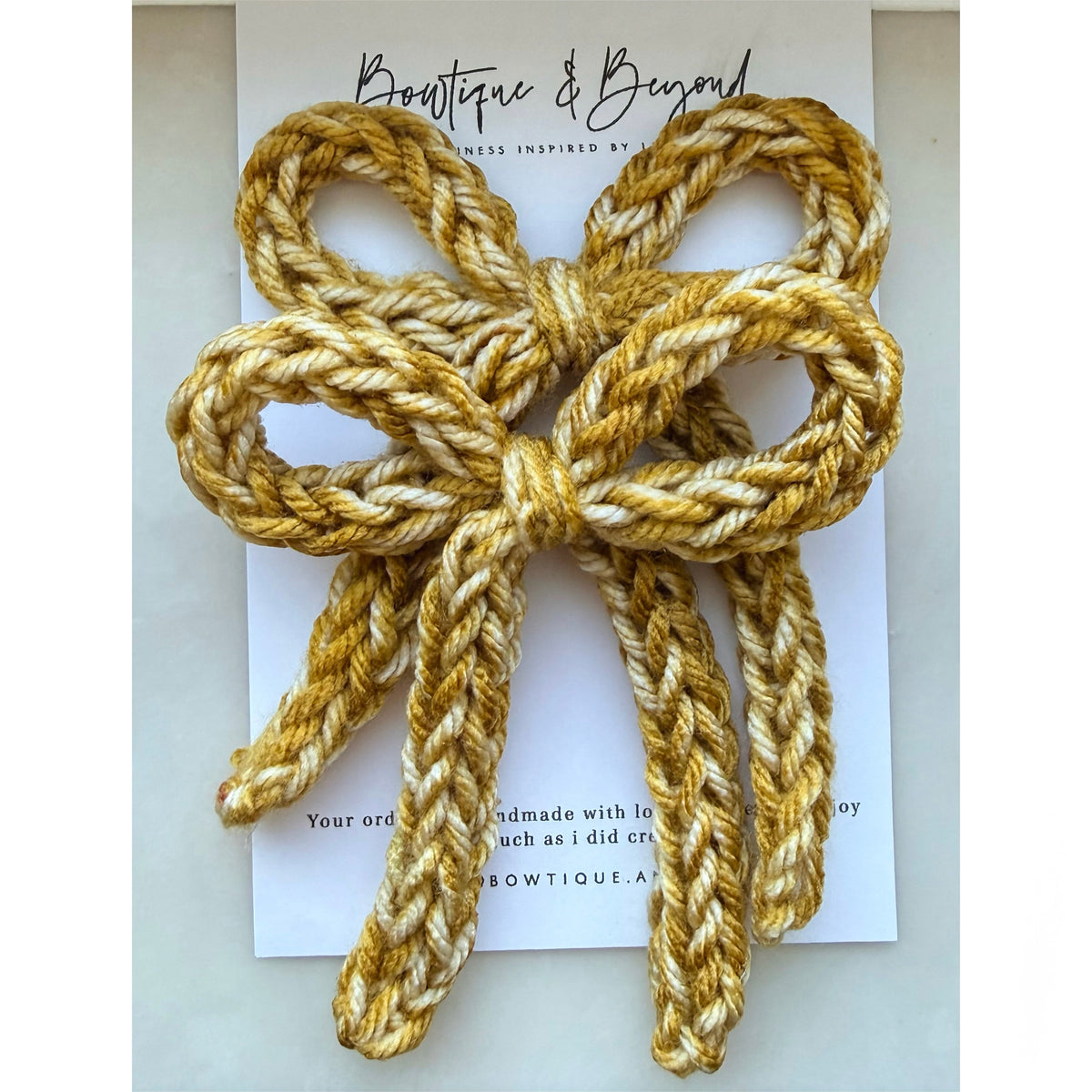 Golden Honey - Classic Bow