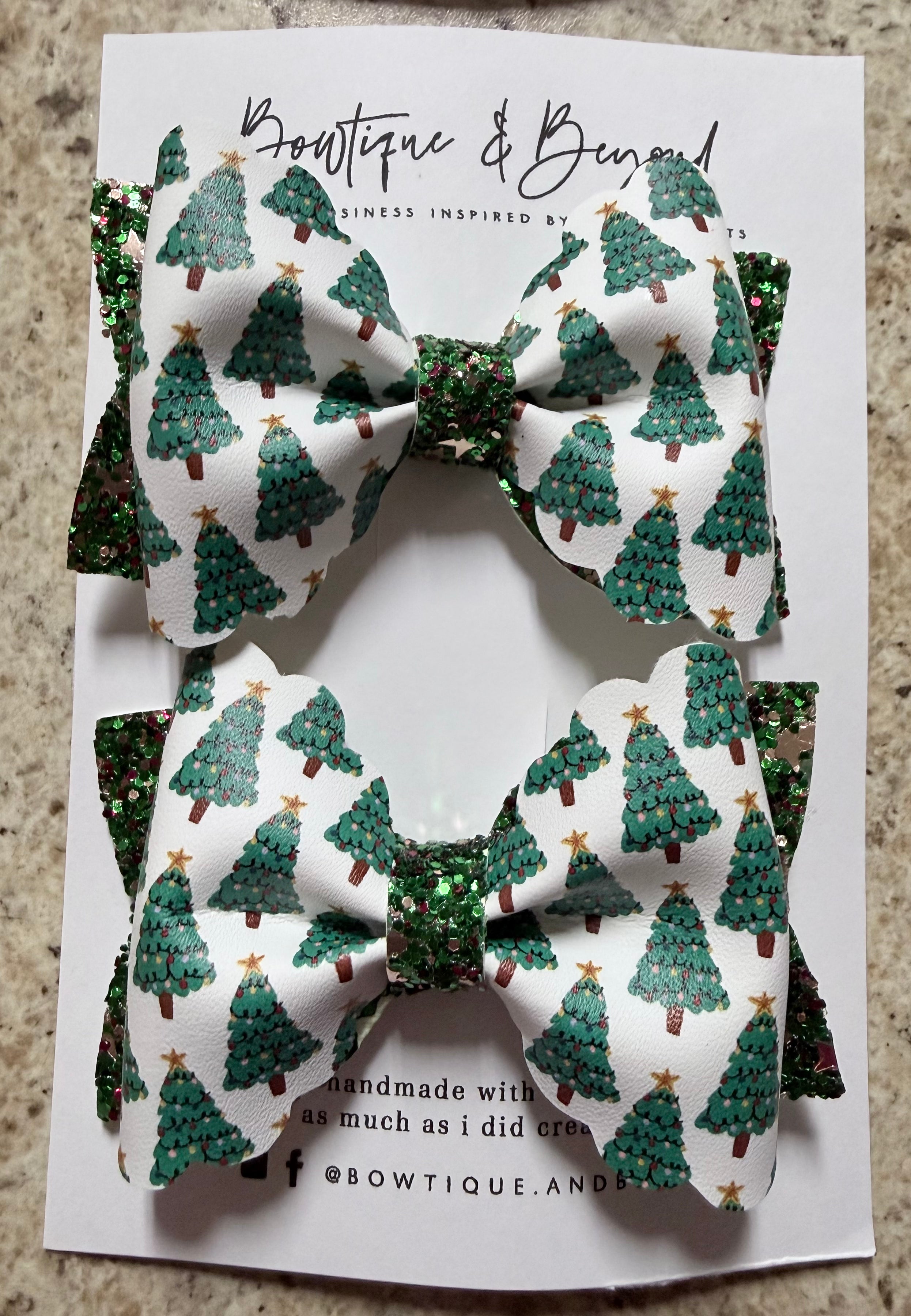 Evergreen Sparkle Clip Set